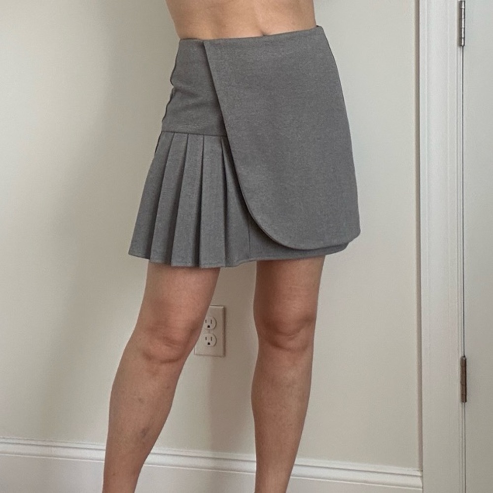 Primark Gray Mini Skater Skirt with Asymmetrical Pleats for Casual Wear